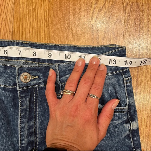 KanCan medium wash jeans Size 9/28, raw hem, 5 pockets. - Picture 10 of 13